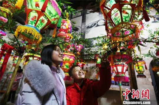 浙江浦江后陽竹絲燈會：戶戶扎燈祈愿豐年