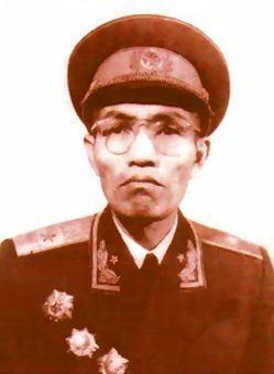 他姓張，浙江人，105歲；迄今為止，他是張姓最長壽開國將軍