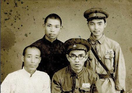 他姓張，浙江人，105歲；迄今為止，他是張姓最長壽開國將軍